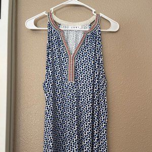 Sleeveless V-neck top
